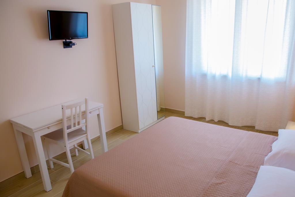 Gleda Rooms In The Square Pompei Bilik gambar